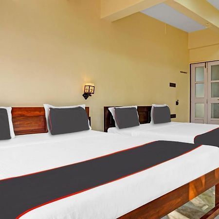 Collection O Shovi Beach View Resort 알리바그 외부 사진