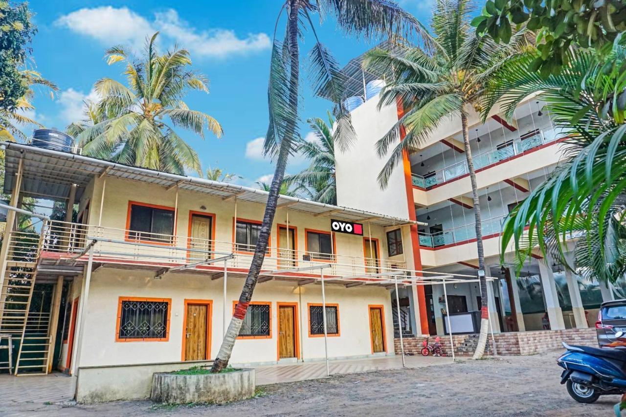 Collection O Shovi Beach View Resort 알리바그 외부 사진