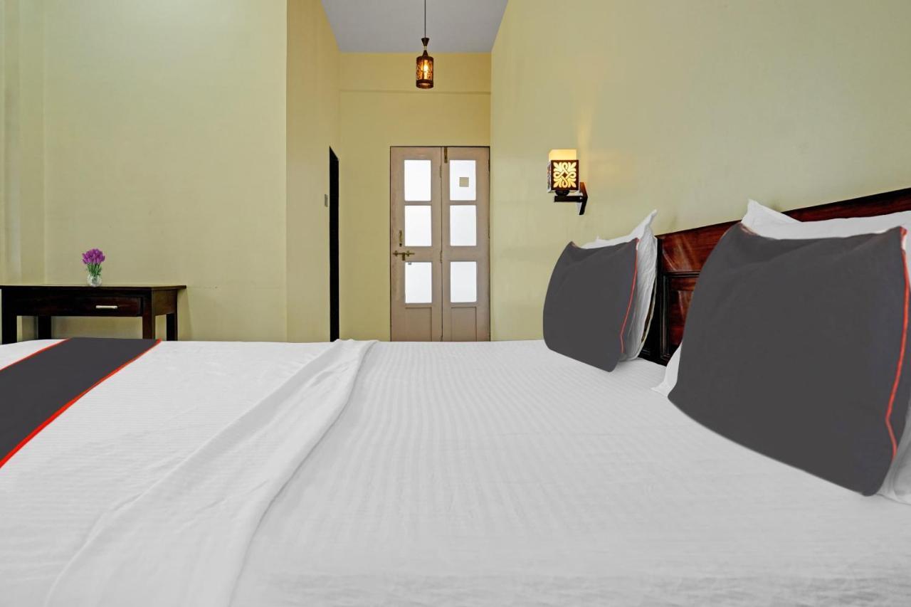 Collection O Shovi Beach View Resort 알리바그 외부 사진