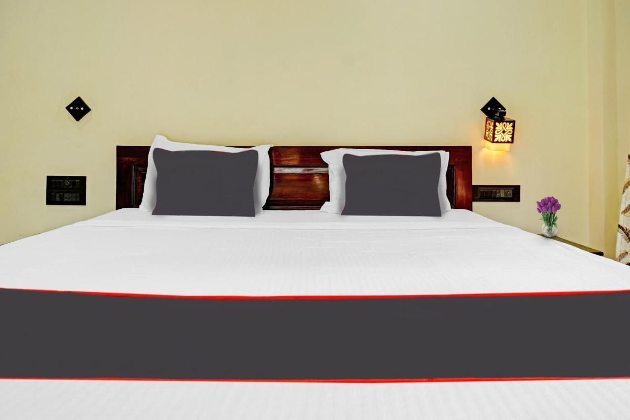 Collection O Shovi Beach View Resort 알리바그 외부 사진