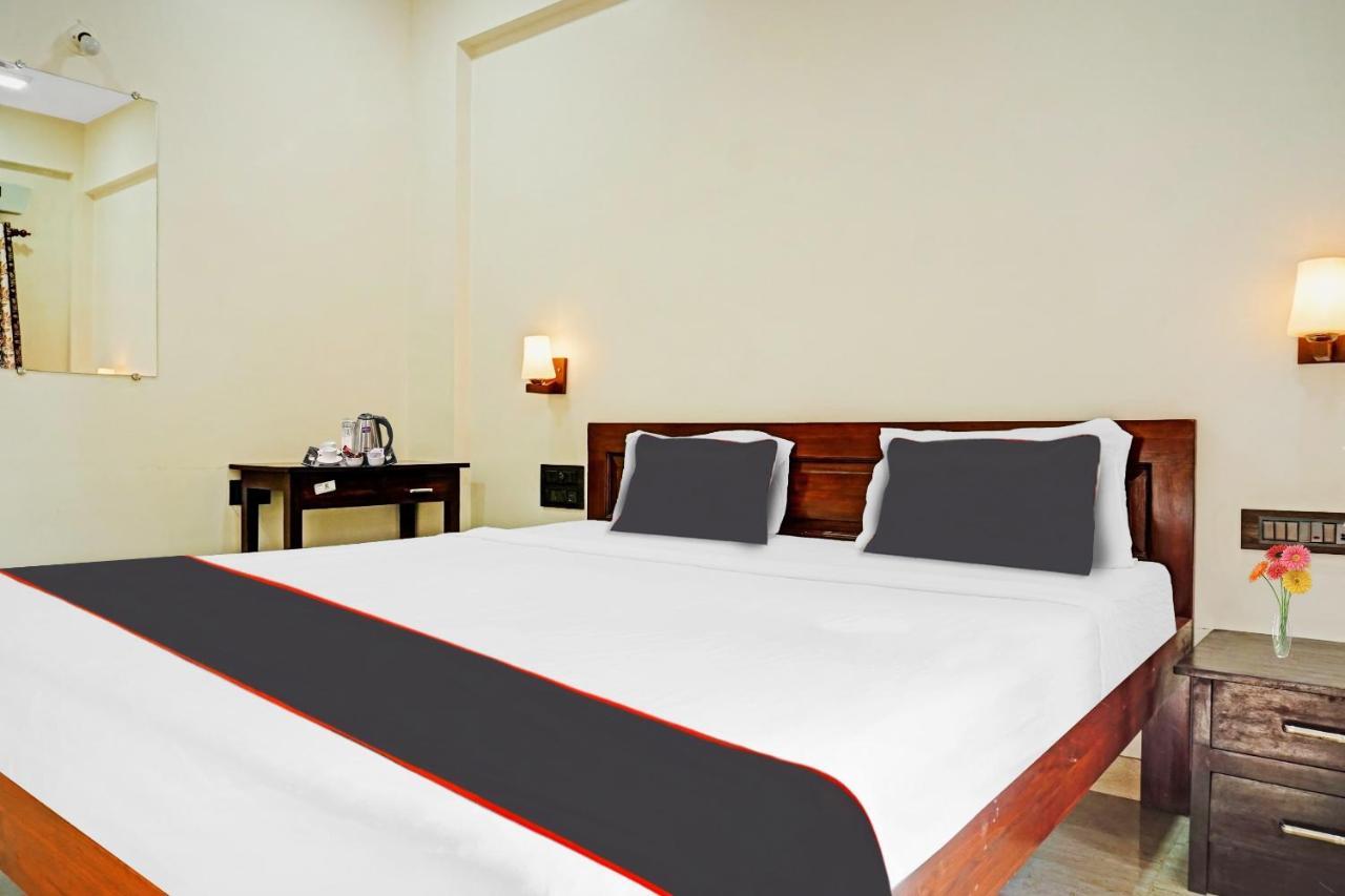 Collection O Shovi Beach View Resort 알리바그 외부 사진