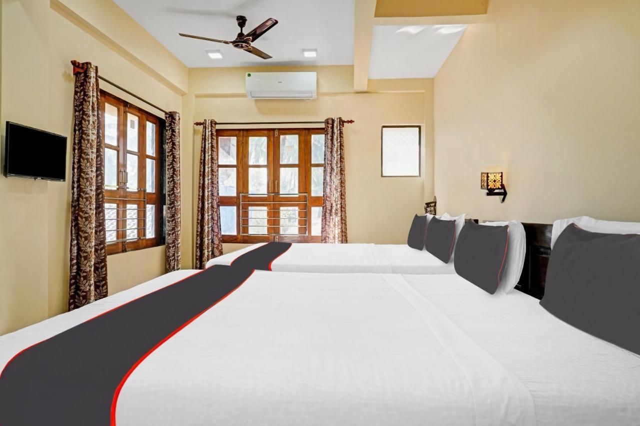 Collection O Shovi Beach View Resort 알리바그 외부 사진